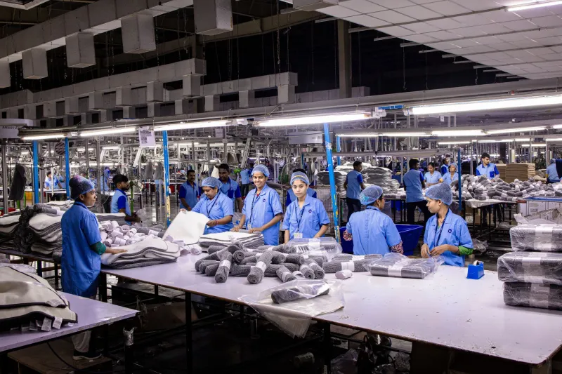 Domestic or Distant? A 2025 Cost and Risk Breakdown for US Manufacturing Sourcing Decisions