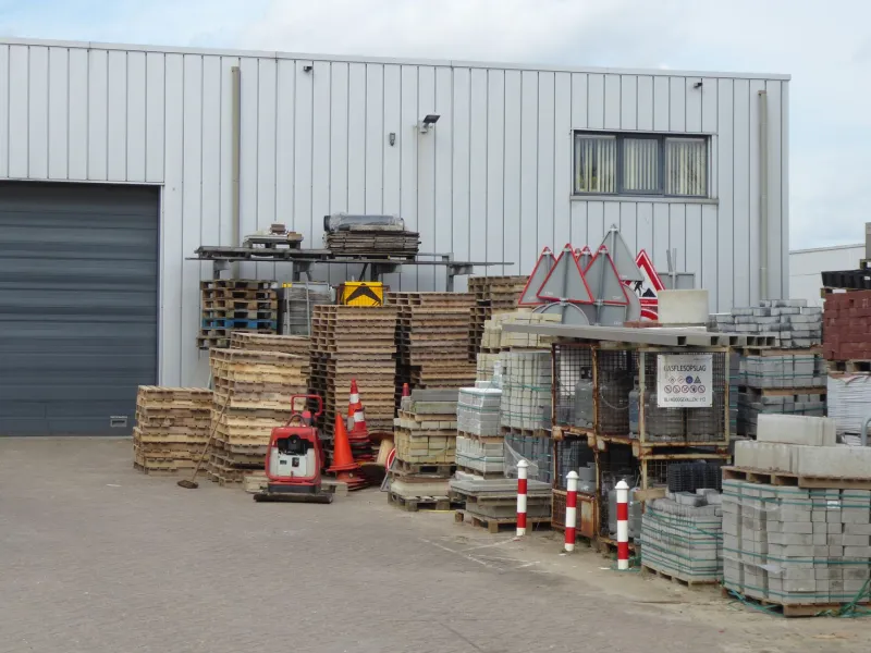 The Volume Discount Myth: 7 Scenarios That Reveal When Bulk Buying Costs More Than It Saves